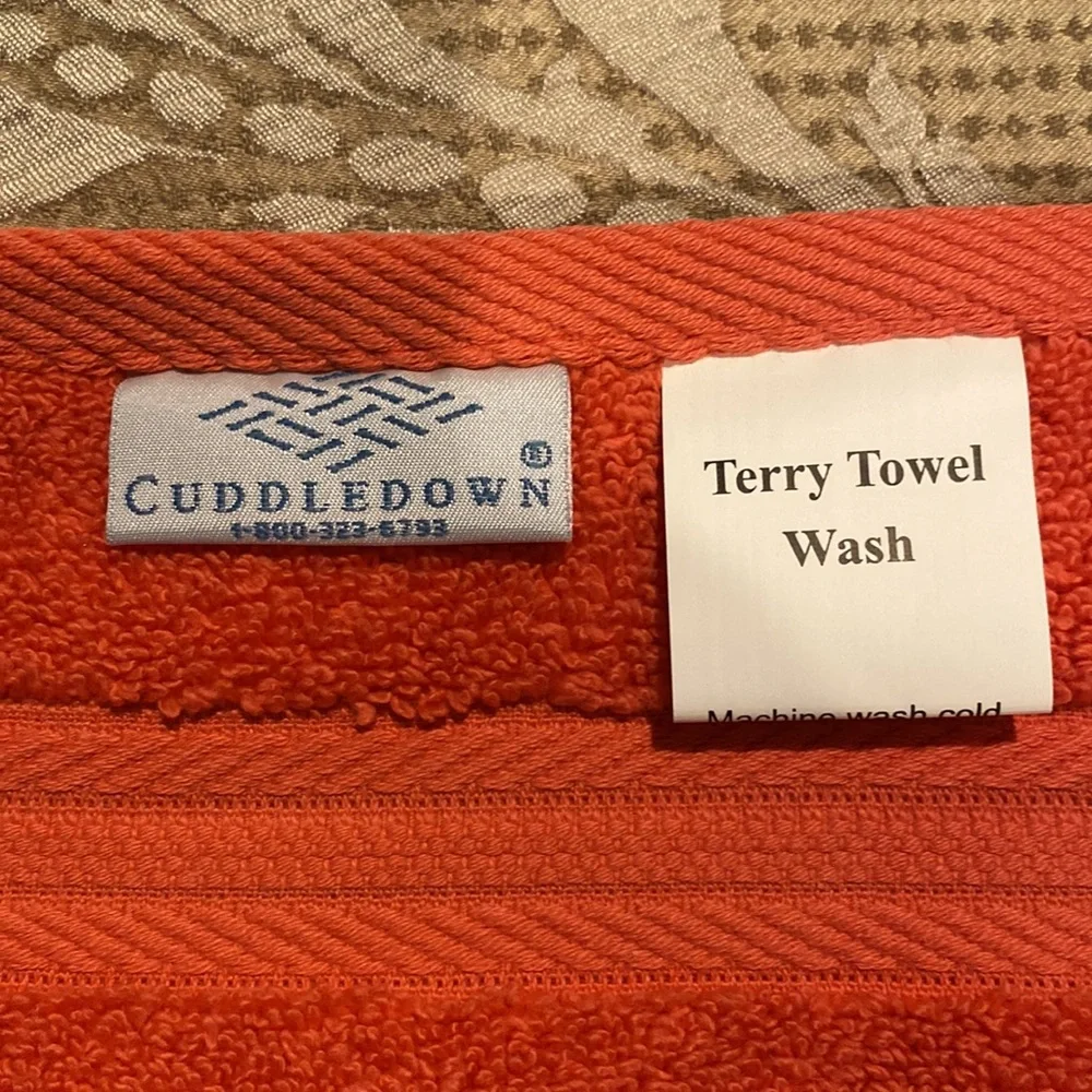 NWT Cuddledown wash cloths(2) 13x13